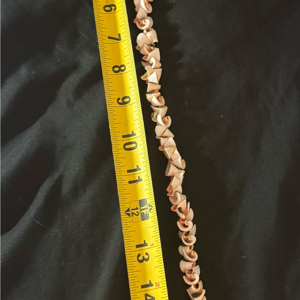 Chic Pink Shell Necklace - Picture 6 of 7